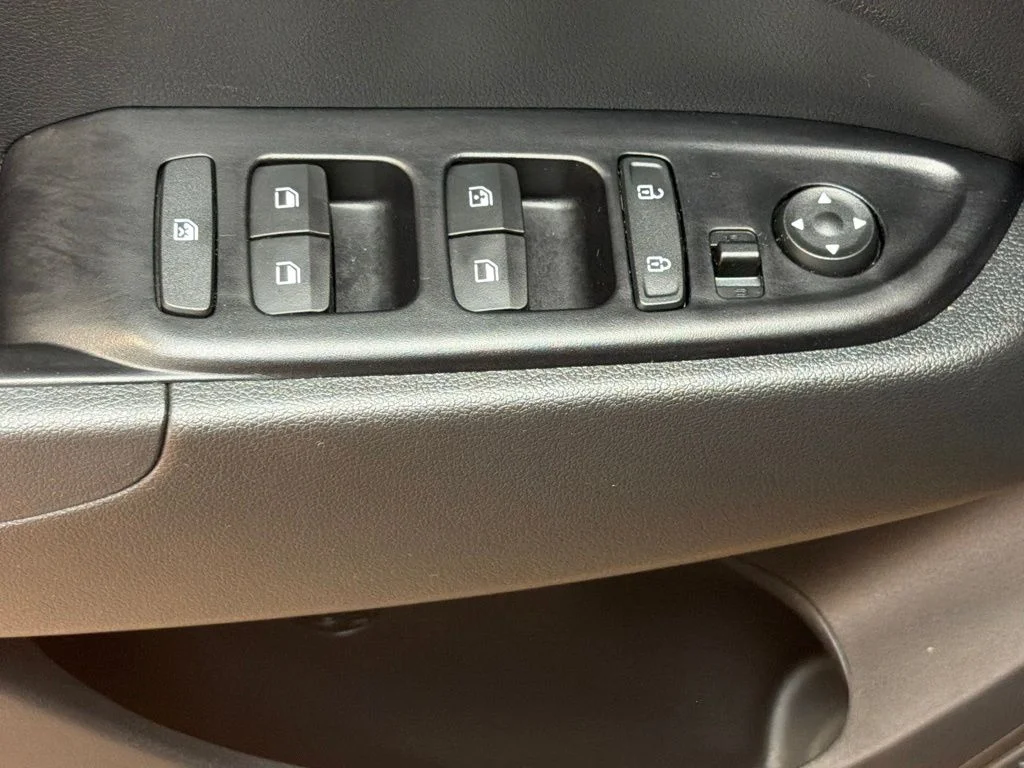 Used 2026 Onyx Black Hyundai SEL image 21
