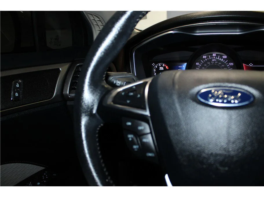 Used 2019 White Ford SE image 26