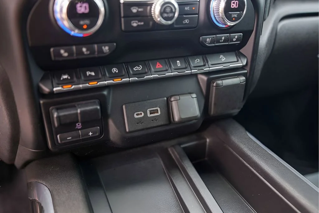 Used 2020 ONYX BLACK GMC AT4 image 23