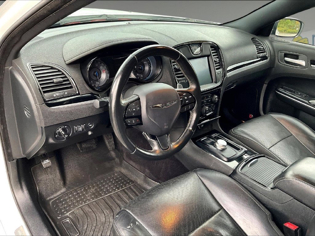 Used 2017 White Chrysler S image 8