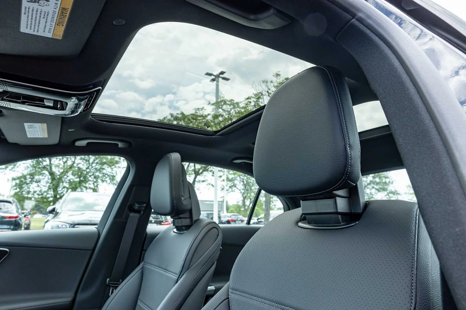 2025 Mercedes-Benz C-Class Sedan C 300 - Photo 19