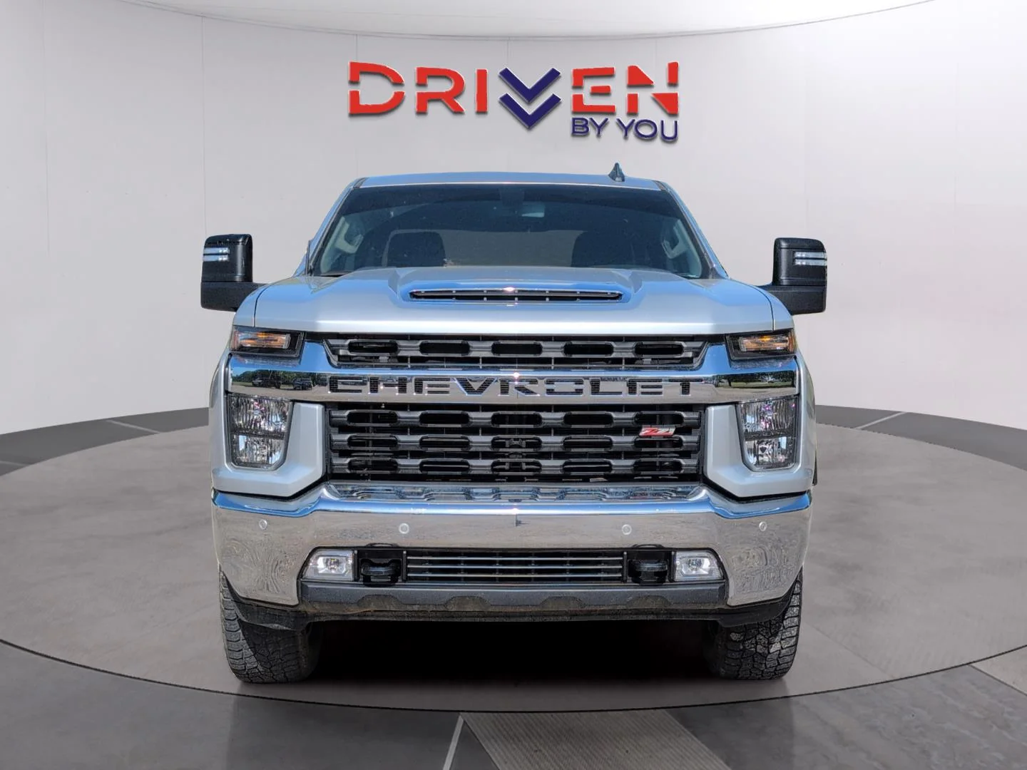 Used 2023 Silver Ice Metallic Chevrolet LT image 8
