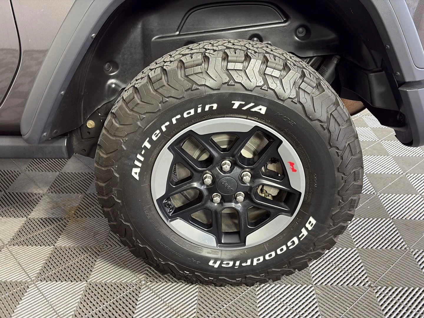 Used 2019 Granite Crystal Metallic Clearcoat Jeep Rubicon image 15