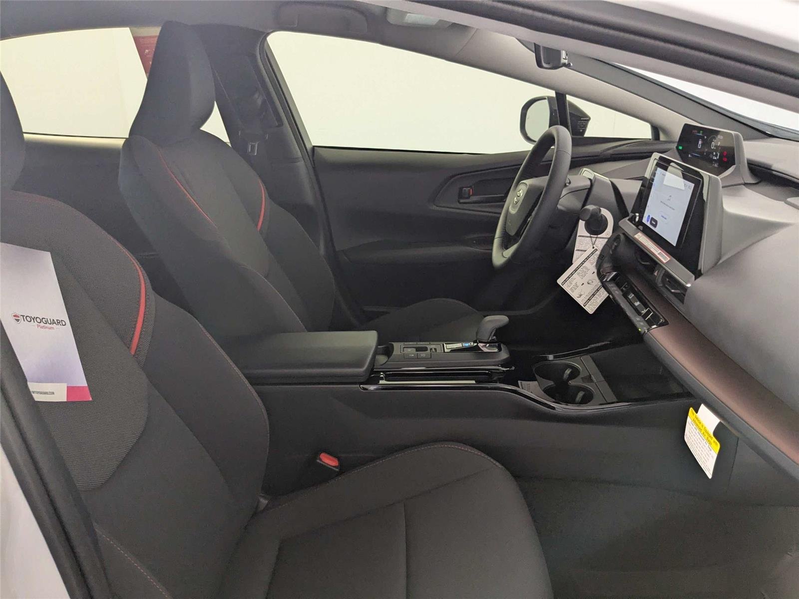 2026 Toyota Prius Plug-in Hybrid SE - Photo 22