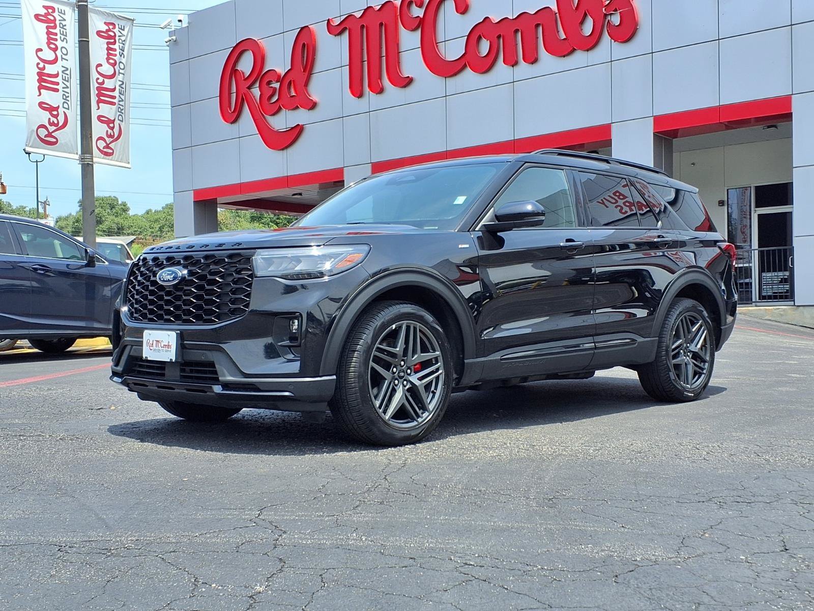 Used 2025 Agate Black Metal Ford ST-Line image 1