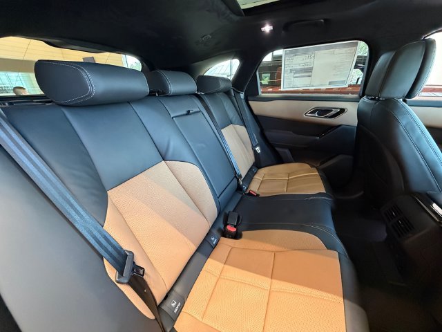 New 2026 Ostuni Pearl White Land Rover Autobiography image 17