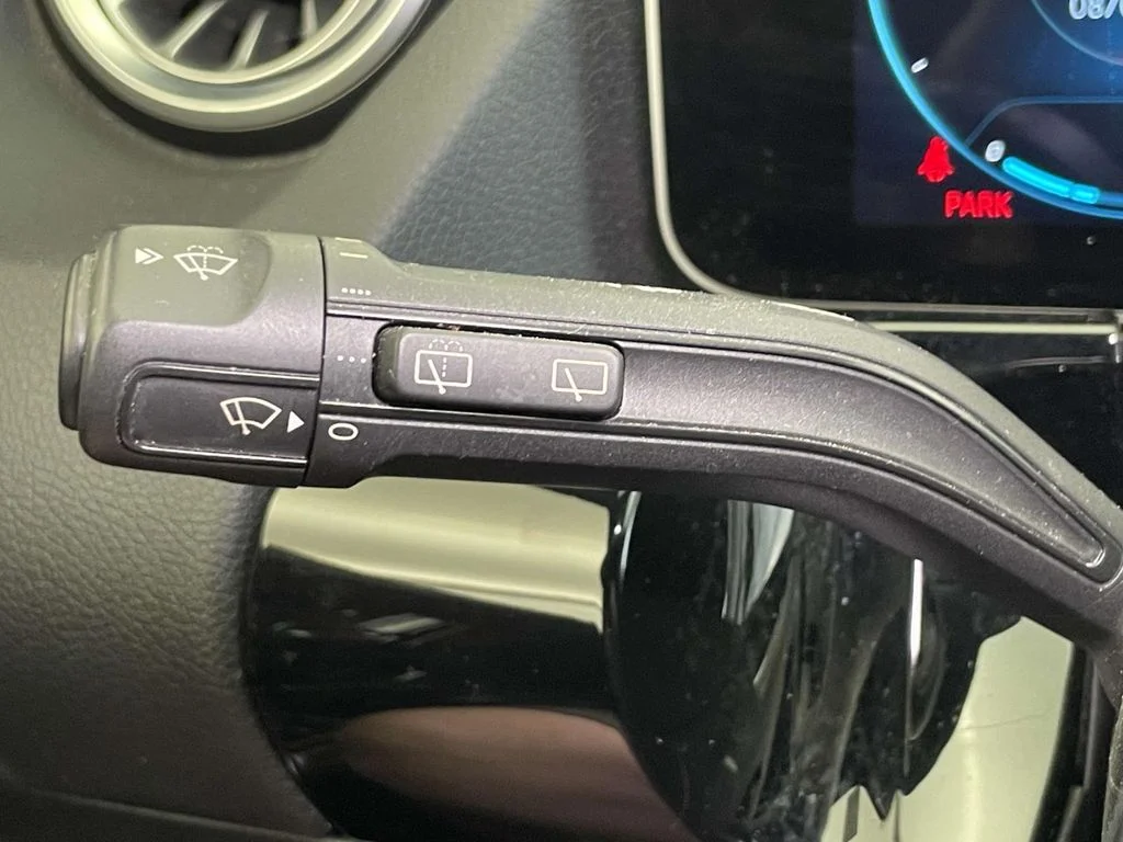 Used 2021 White Mercedes-Benz GLA 250 image 33