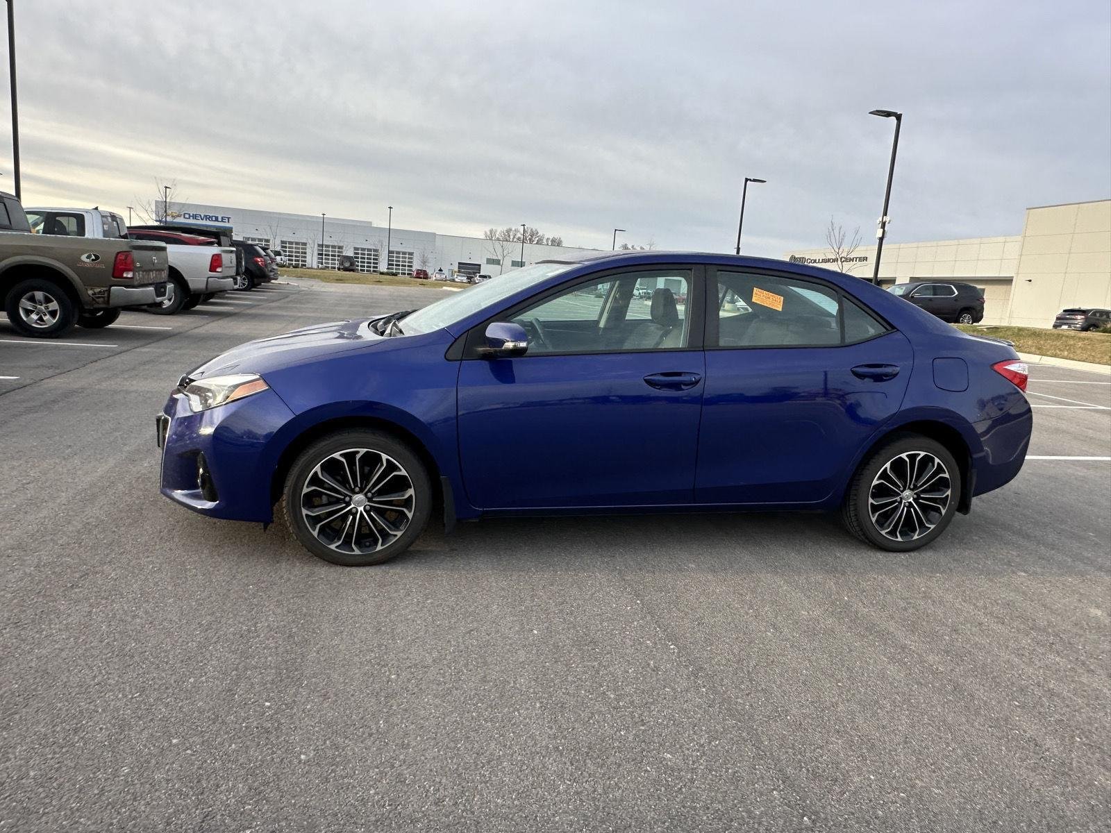 Used 2014 Toyota Corolla LE Premium with VIN 5YFBURHE9EP056274 for sale in Kansas City