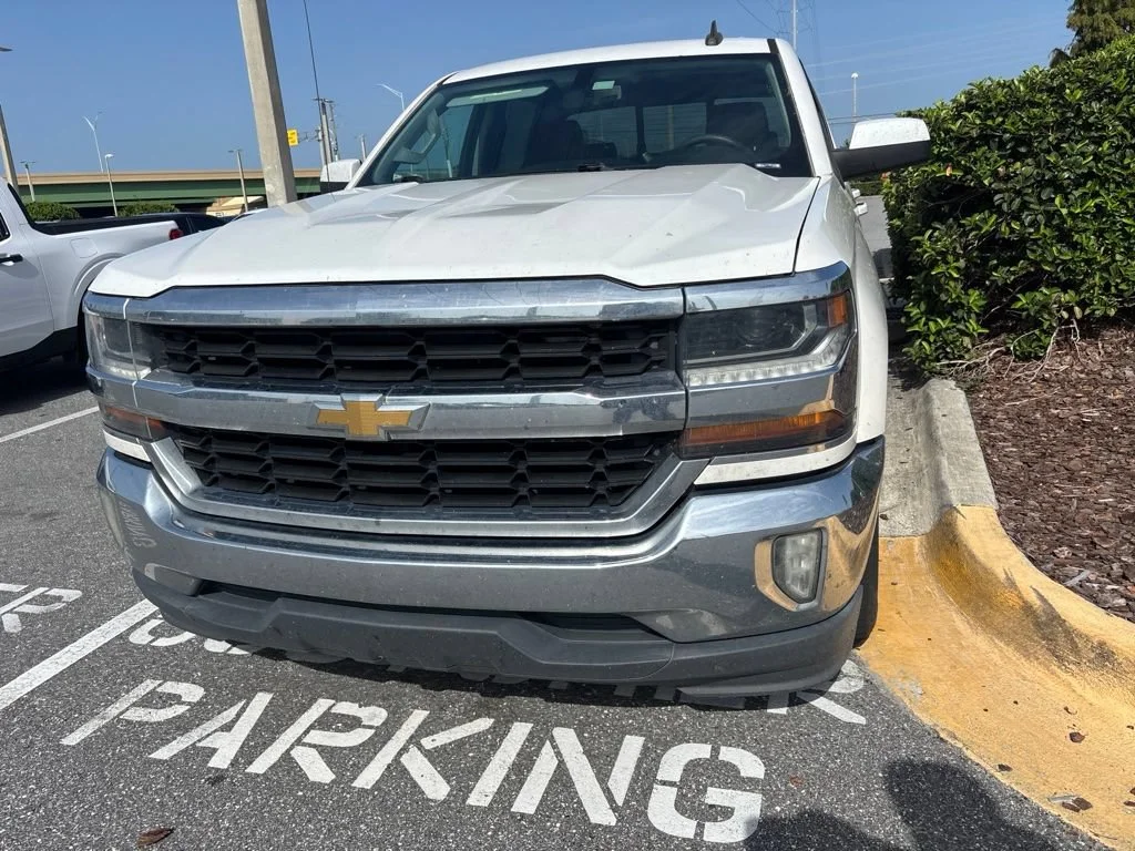 Used 2017 Chevrolet Silverado 1500 LT with VIN 3GCPCREC6HG313817 for sale in Mount Pleasant, SC