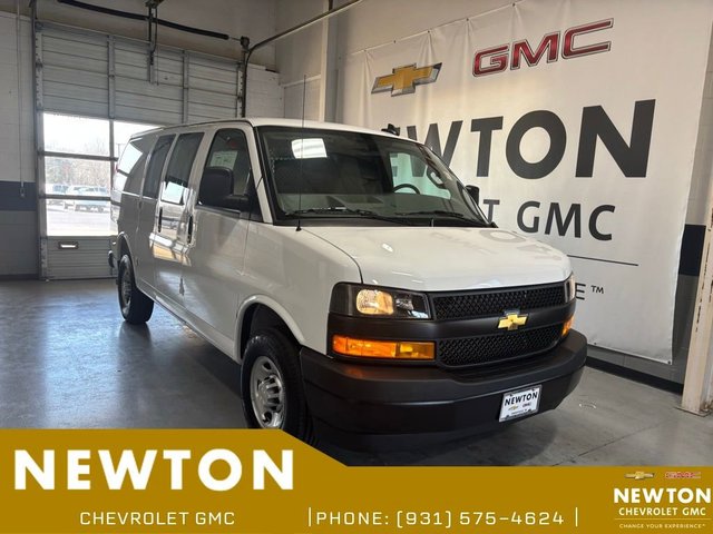 2025 Chevrolet Express Cargo WT