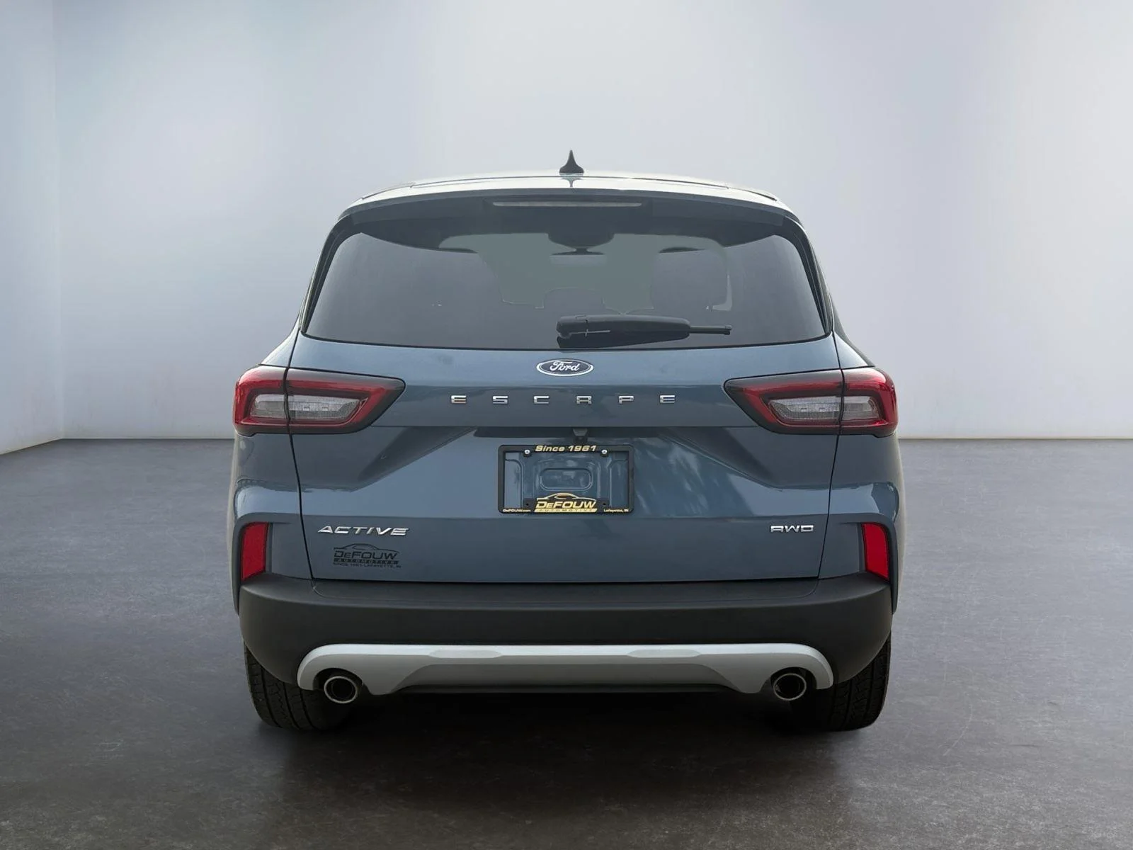 Used 2025 Vapor Blue Ford Active image 4
