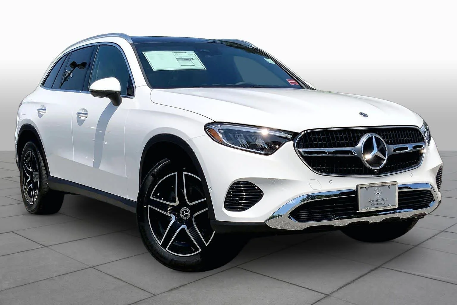 New 2026 Polar White Mercedes-Benz GLC 300 image 2