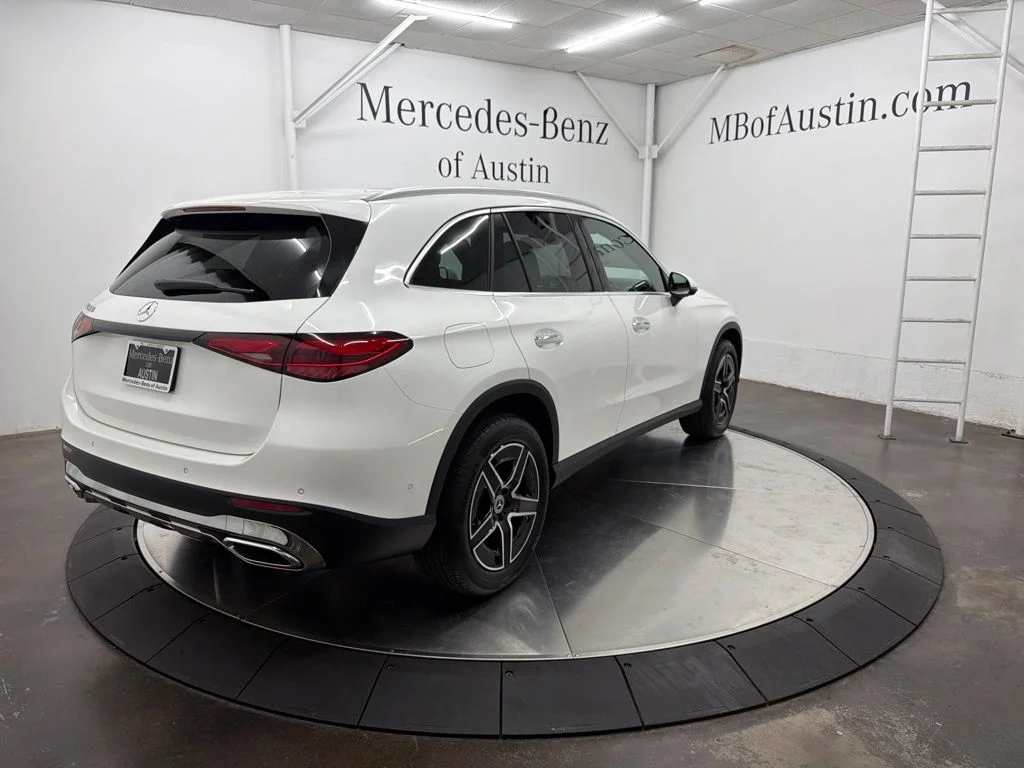 New 2027 White Mercedes-Benz GLC 300 image 7