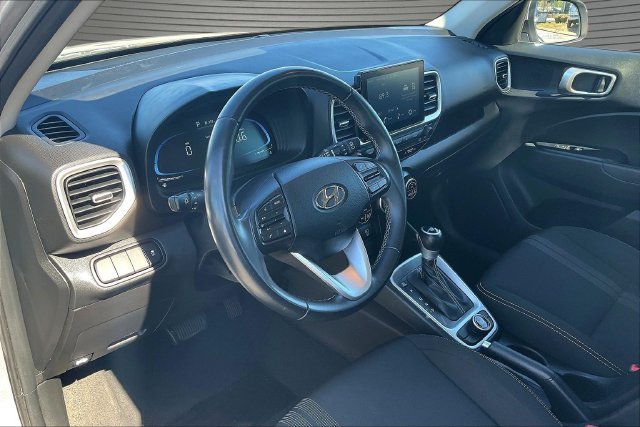 2025 Hyundai Venue SEL - Photo 19