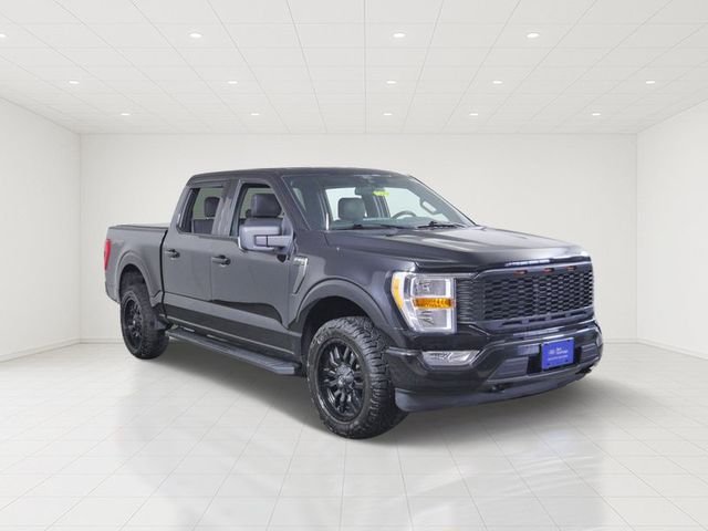 Used 2021 Black Ford XLT image 1