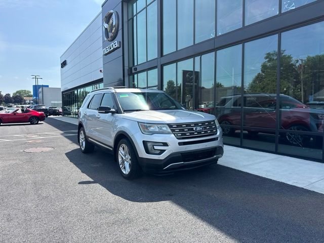 Used 2016 Gray Ford XLT image 1