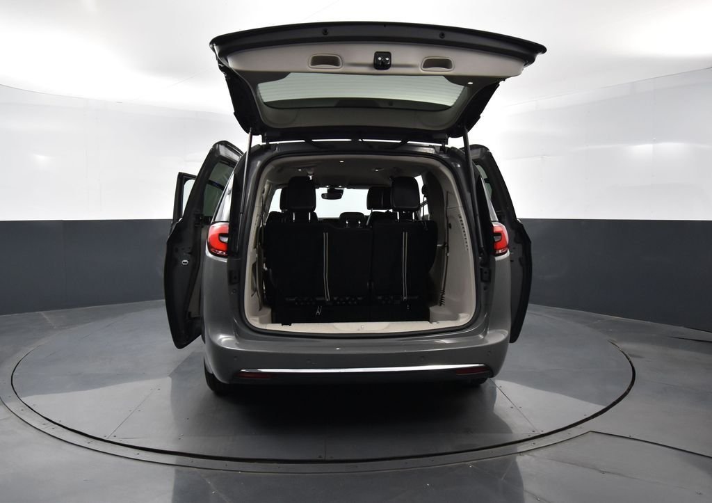 Used 2023 White Chrysler Touring L image 35