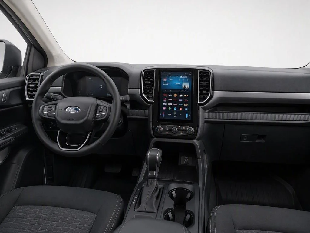 Used 2025 Red Ford XLT image 19