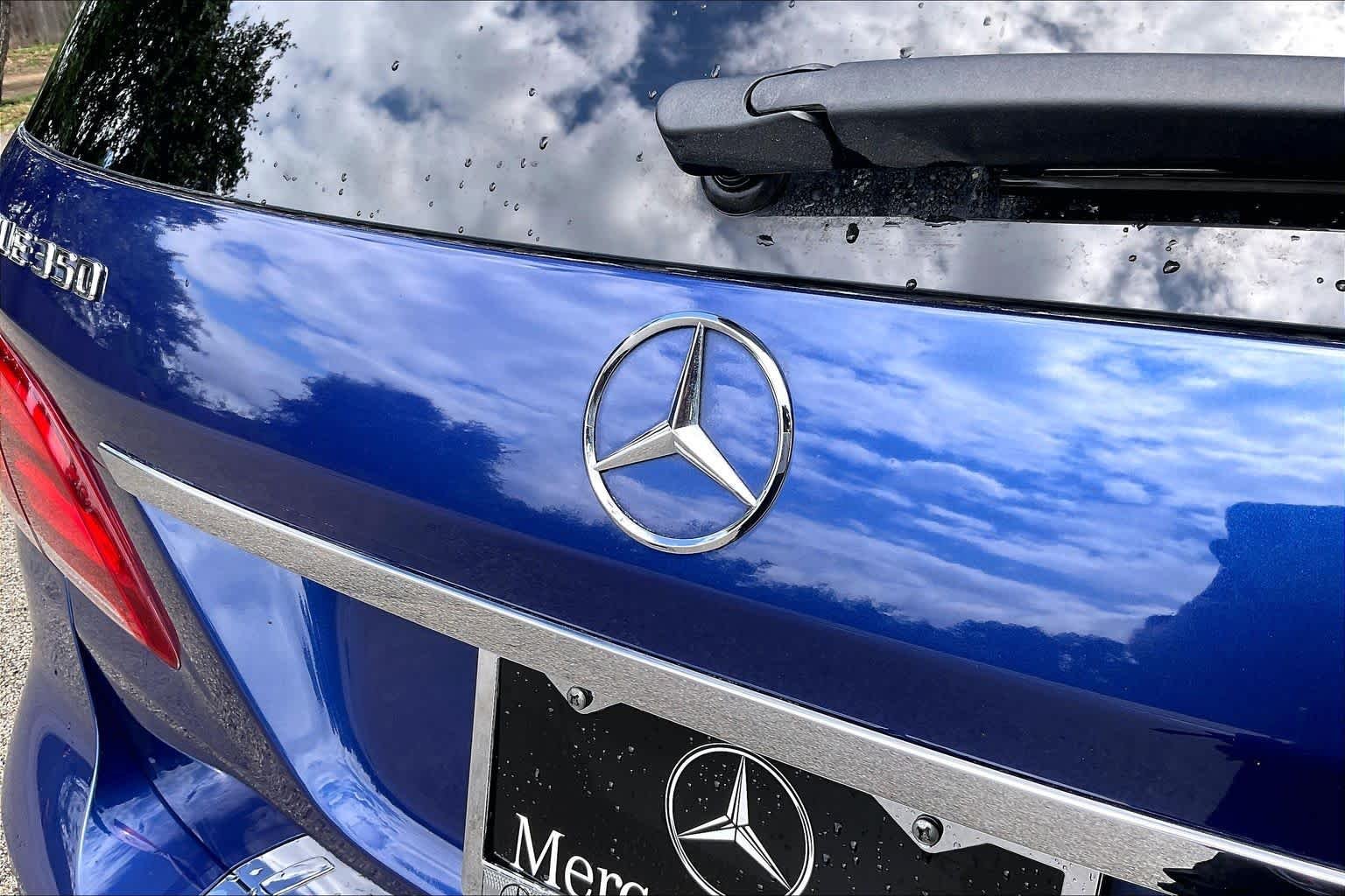 Used 2017 Brilliant Blue Metallic Mercedes-Benz GLE 350 image 10