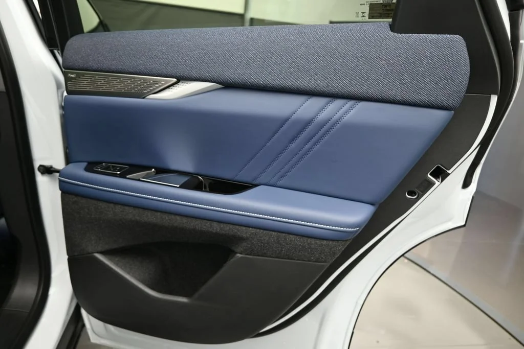 2027 Cadillac OPTIQ Premium Sport - Photo 33