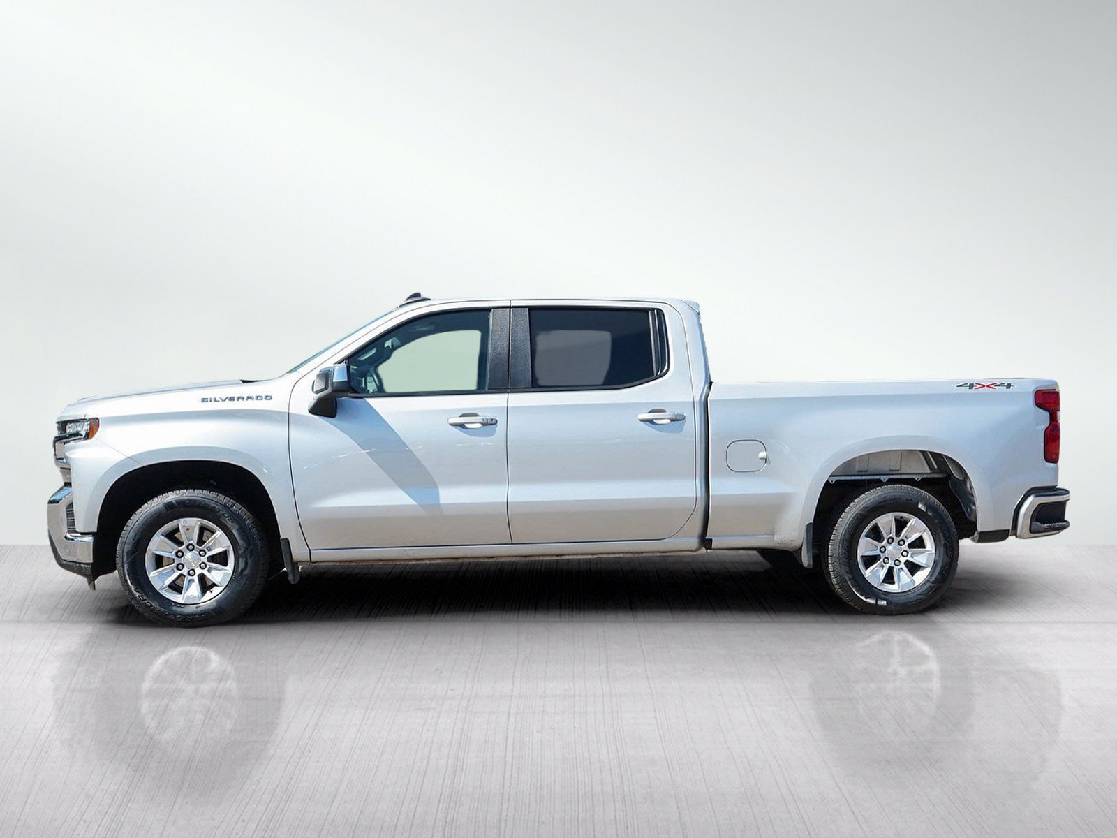Used 2021 Chevrolet Silverado 1500 LT with VIN 3GCUYDED3MG164499 for sale in White Bear Lake, Minnesota