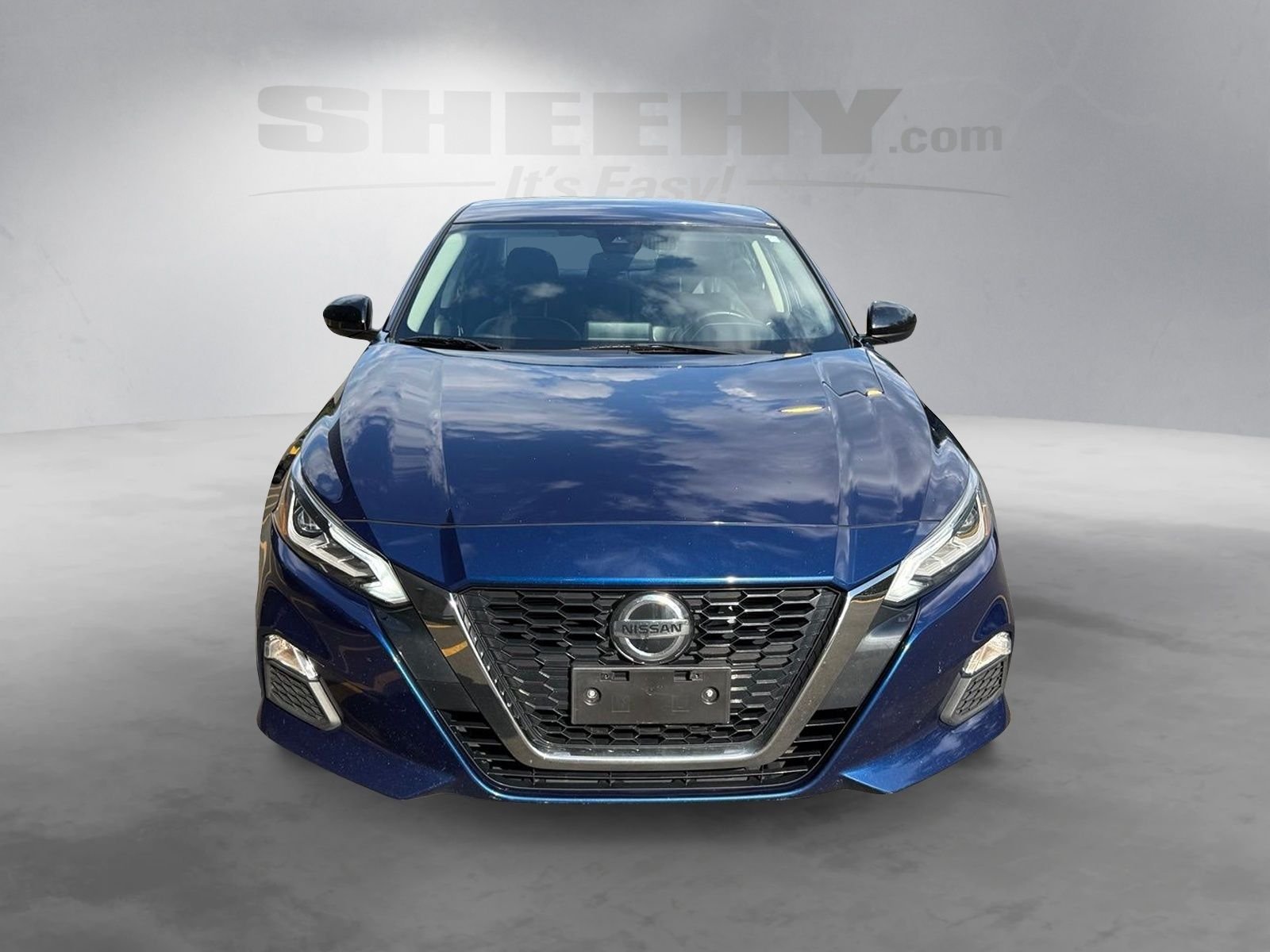 Used 2022 Blue Nissan 2.5 SR image 16