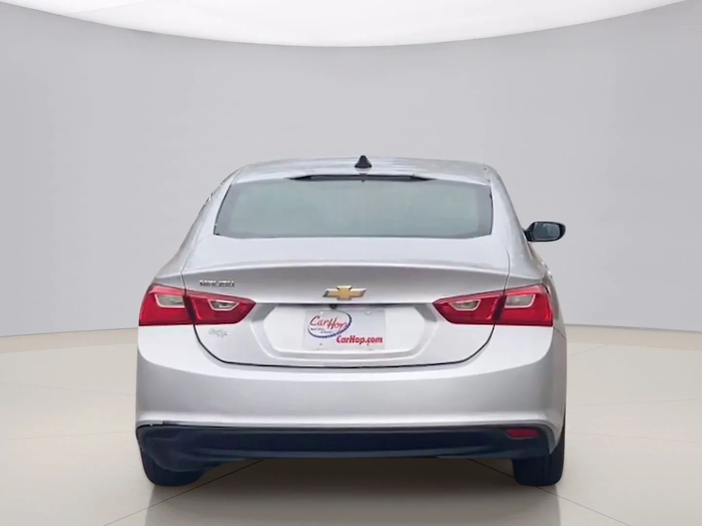 Used 2017 Silver Chevrolet LS image 4