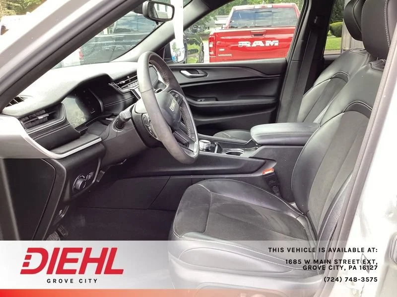 Used 2023 Silver Jeep Altitude X 4x4 image 19
