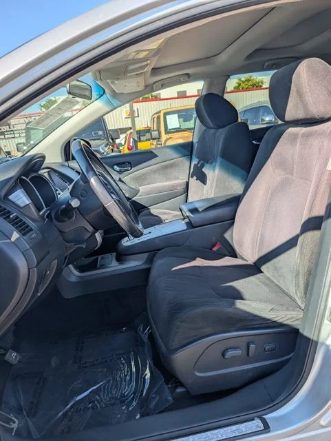 Used 2012 Silver Nissan SV image 7