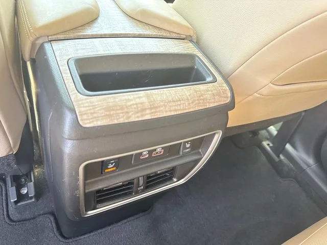 Used 2023 White Nissan SL image 18