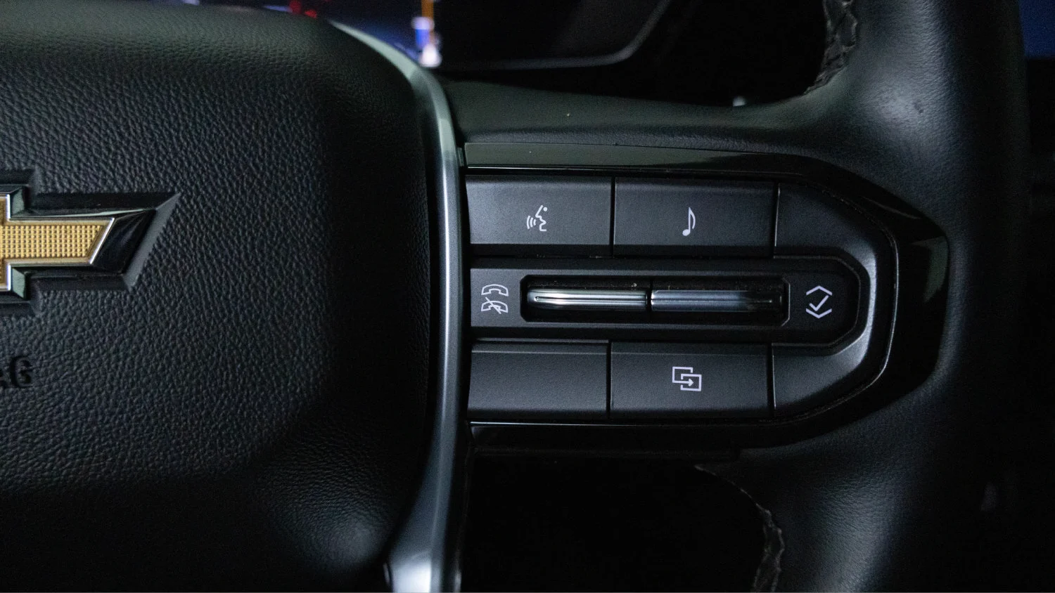 Used 2023 BLACK Chevrolet 2WD LT image 20