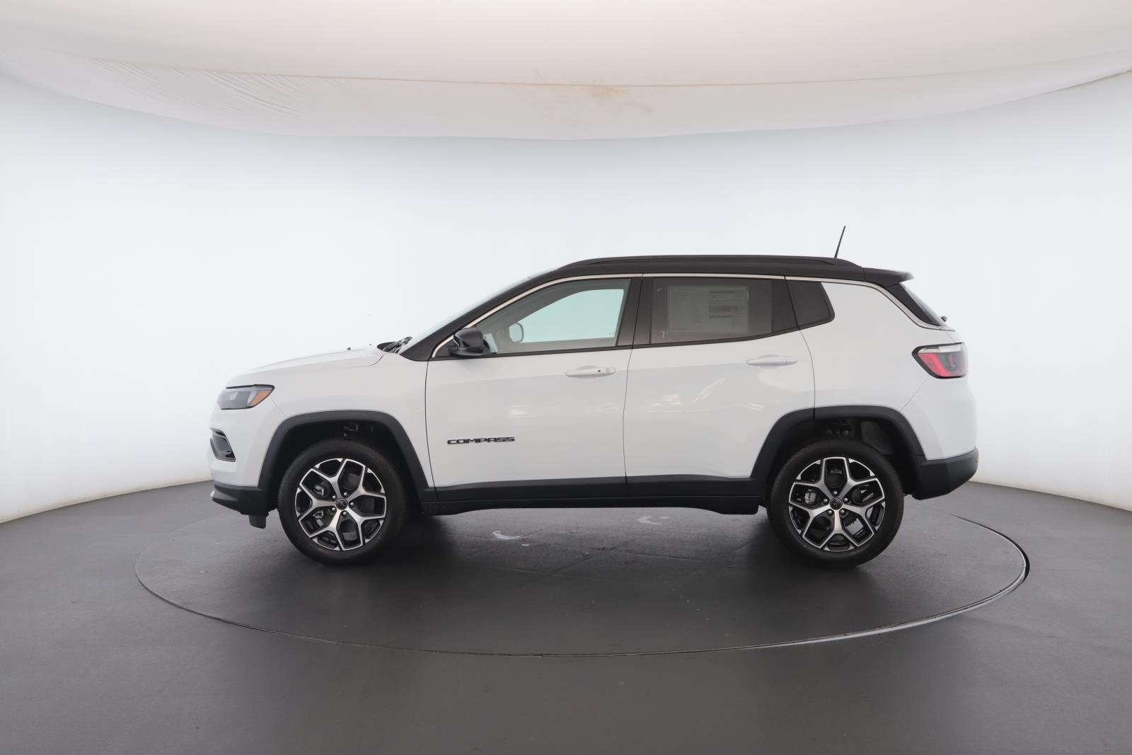 New 2026 Bright White Clear-Coat Exterior Paint Jeep Limited 4x4 image 17