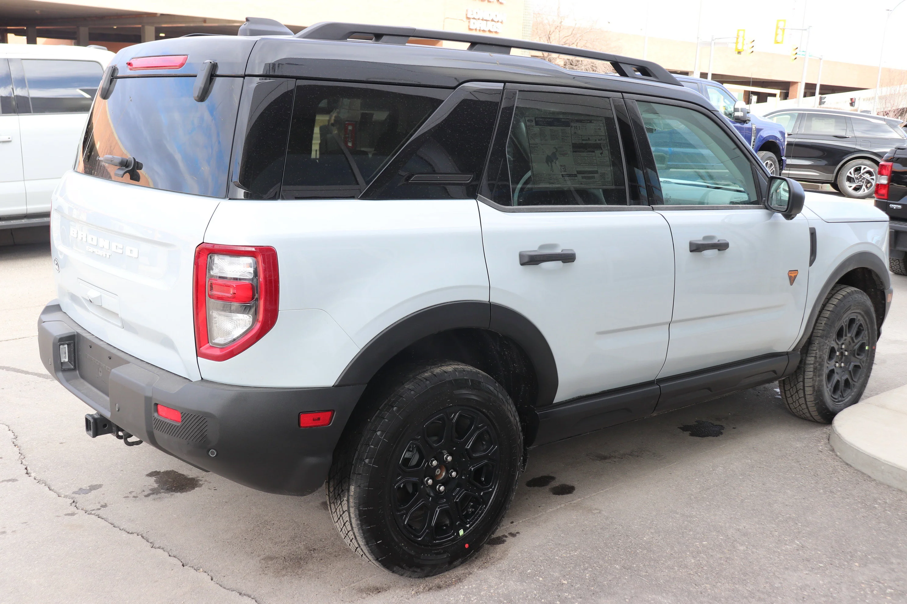New 2026 SPACE WHITE METALLIC Ford Badlands image 4