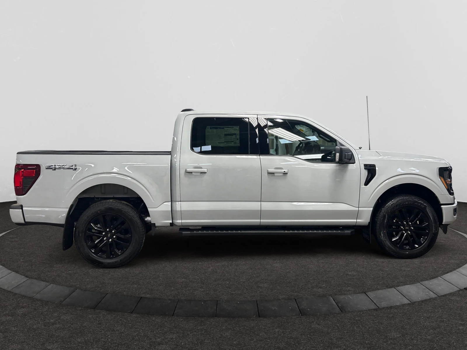 New 2026 Avalanche Ford XLT image 6