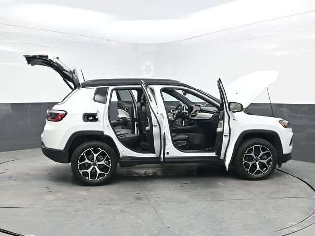 Used 2025 White Jeep Limited image 41
