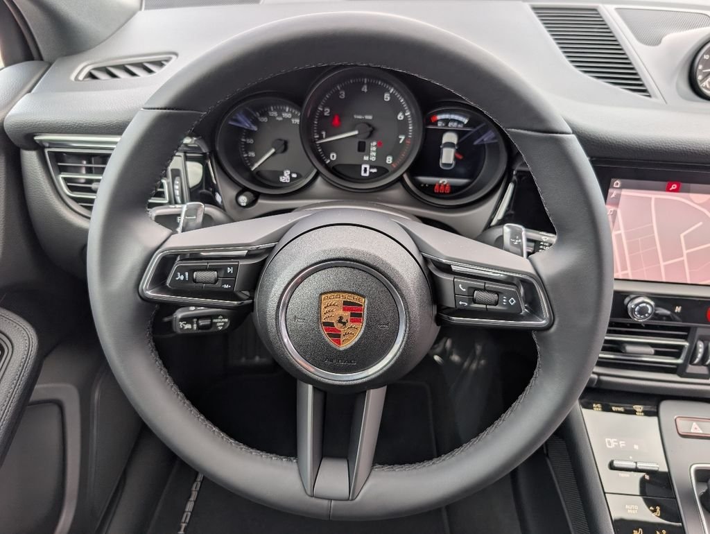2026 Porsche Macan T - Photo 21