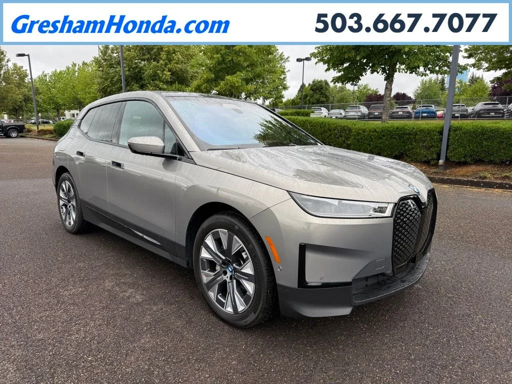 2023 BMW iX xDrive50's photo