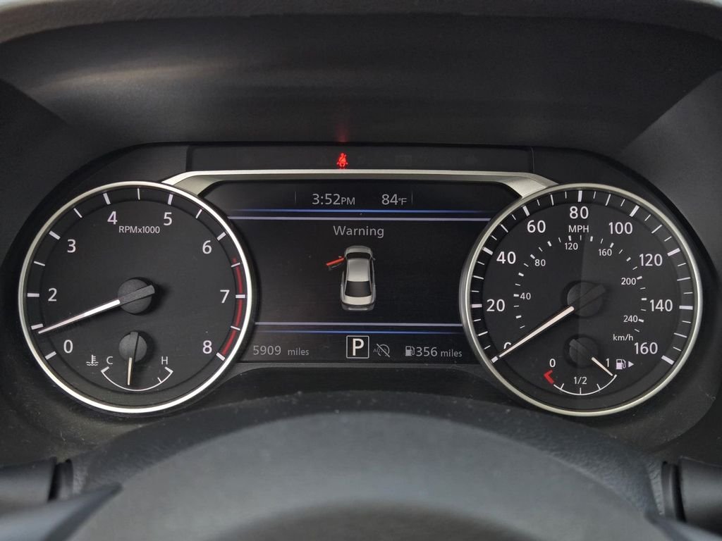 Used 2025 White Nissan SR image 24