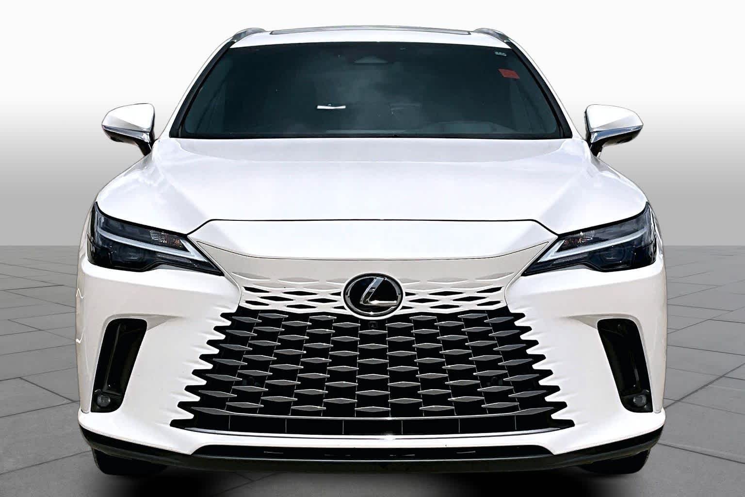 Used 2023 Eminent White Pearl Lexus Premium Plus image 4