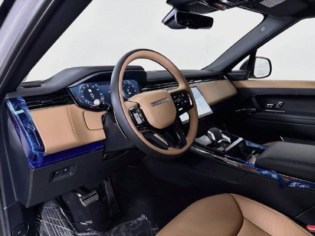 New 2027 Gray Land Rover Dynamic SE image 9