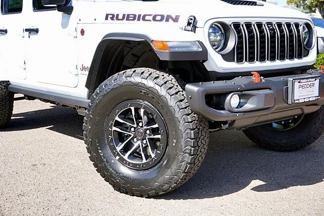 New 2026 Bright White Clear-Coat Exterior Paint Jeep Rubicon X image 4