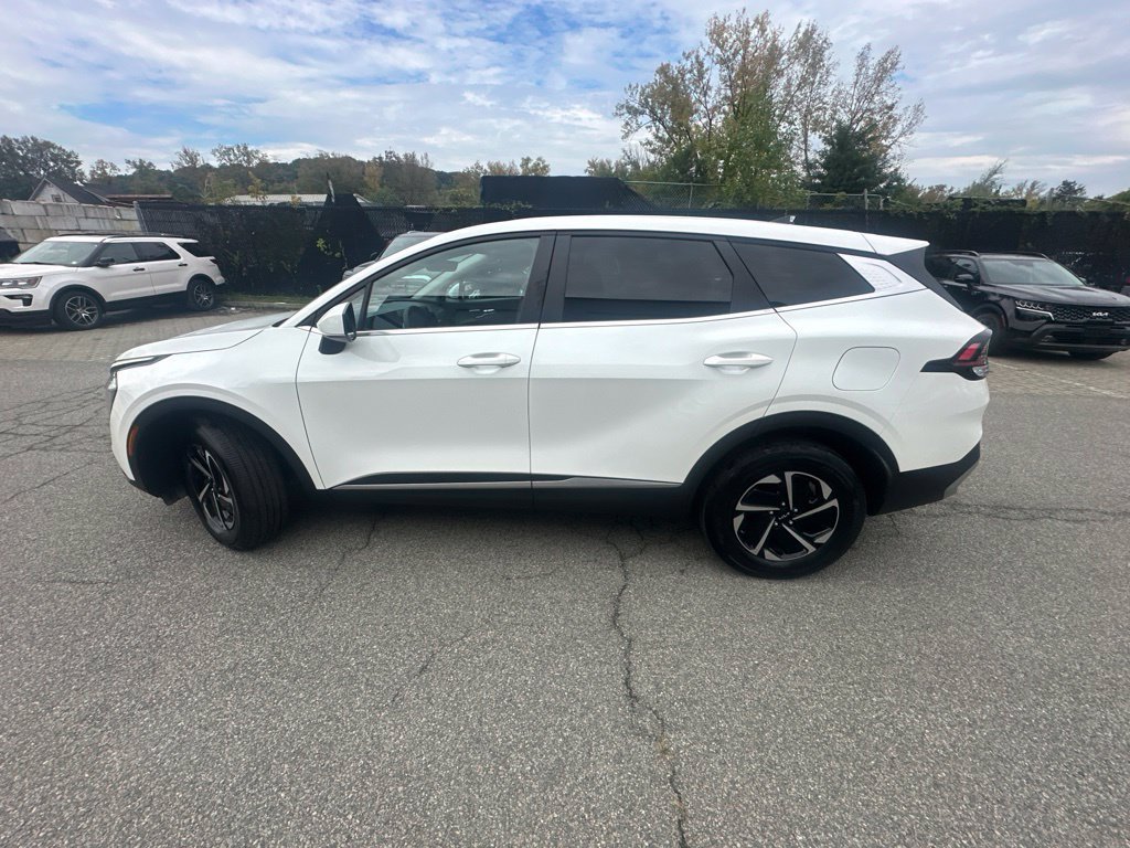 Used 2023 White Kia LX image 3