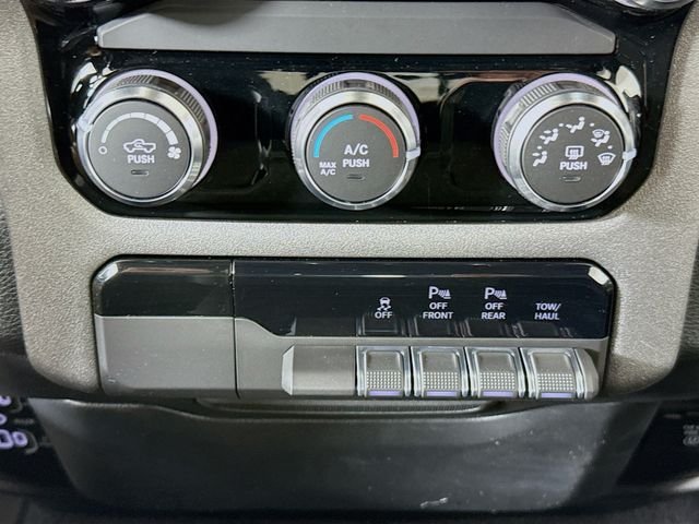 New 2026 Diamond Black Crystal Pearl-Coat Exterior Paint RAM Warlock image 15