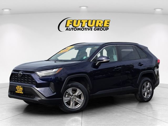 Used 2025  Toyota XLE image 8