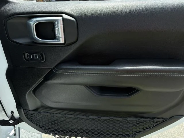 Used 2021 White Jeep Unlimited Sahara image 33
