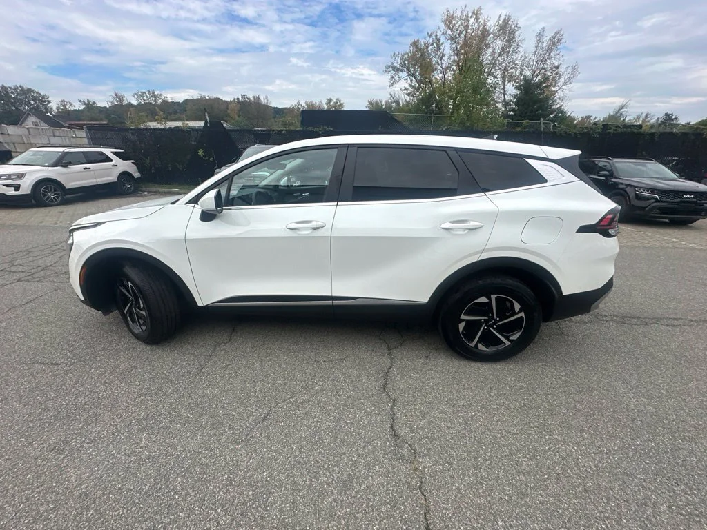 Used 2023 White Kia LX image 3