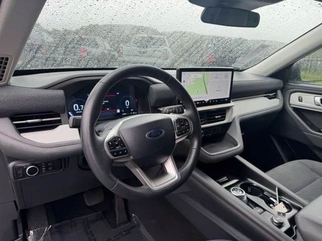 Used 2025 Black Ford Active image 25