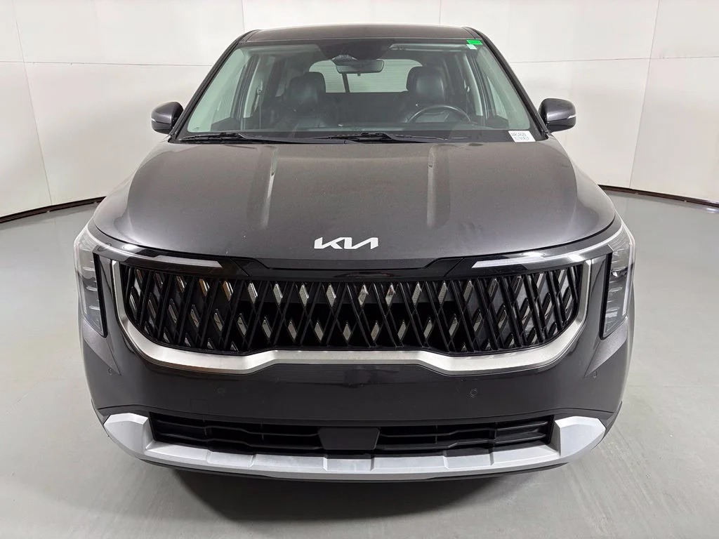 Used 2025 Gray Kia LXS image 3