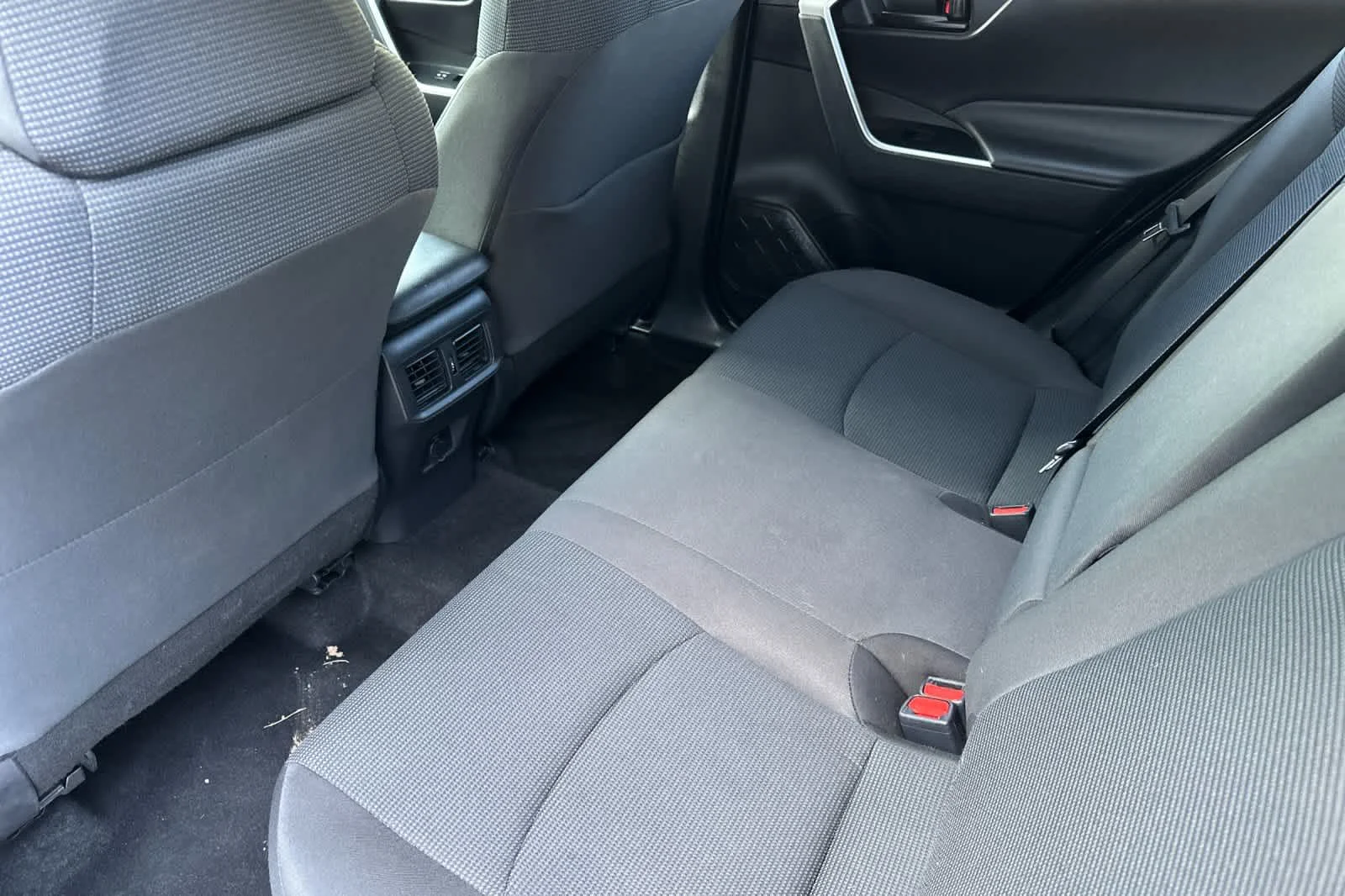 Certified Used 2025 Ice Toyota LE image 4