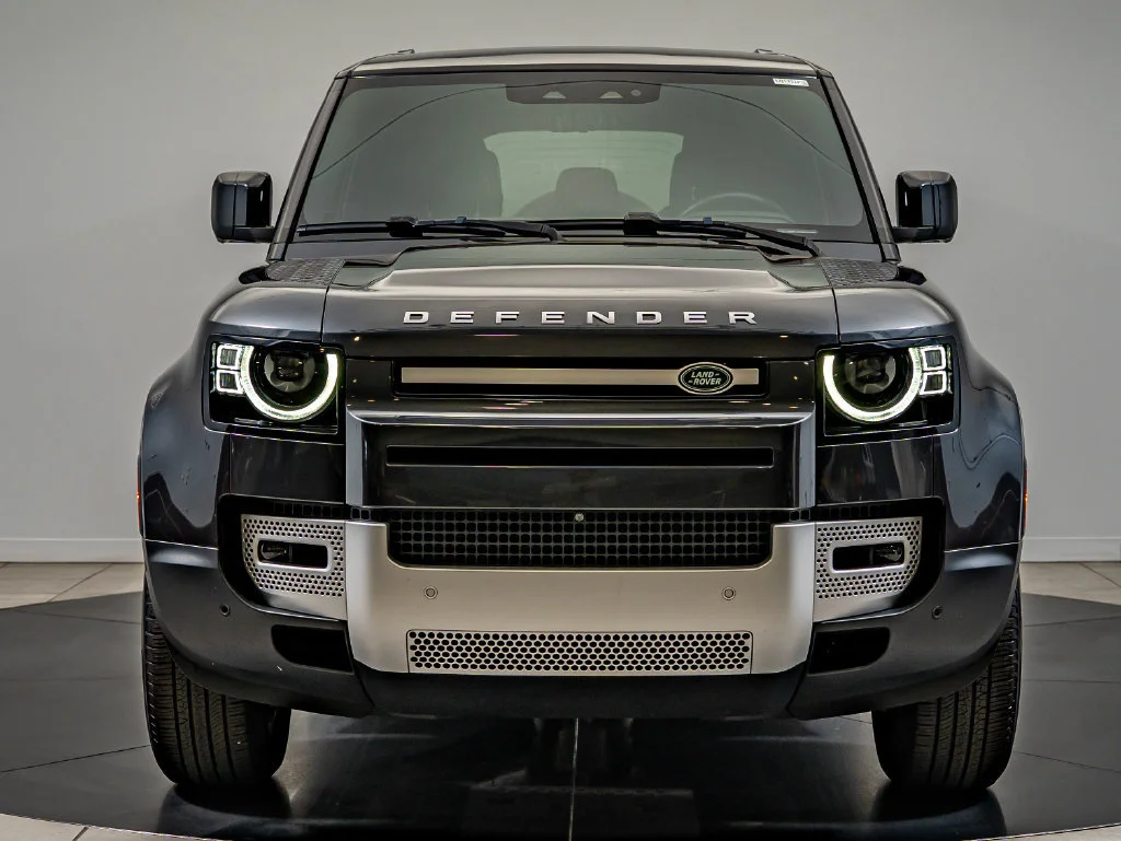 Used 2024 Gray Land Rover S image 2